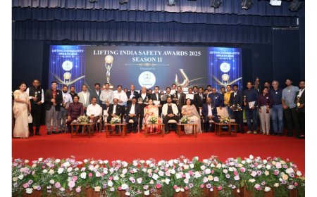 Astrologer Ramesh Khaitan Honoured with “Pride of Gujarat Award 2025” by Governor Acharya Devvrat Ji